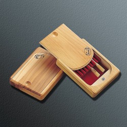 Wooden case for 8 oboe reeds